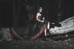Kaitlyn Parry, Model posing with dress on tree, Utah model